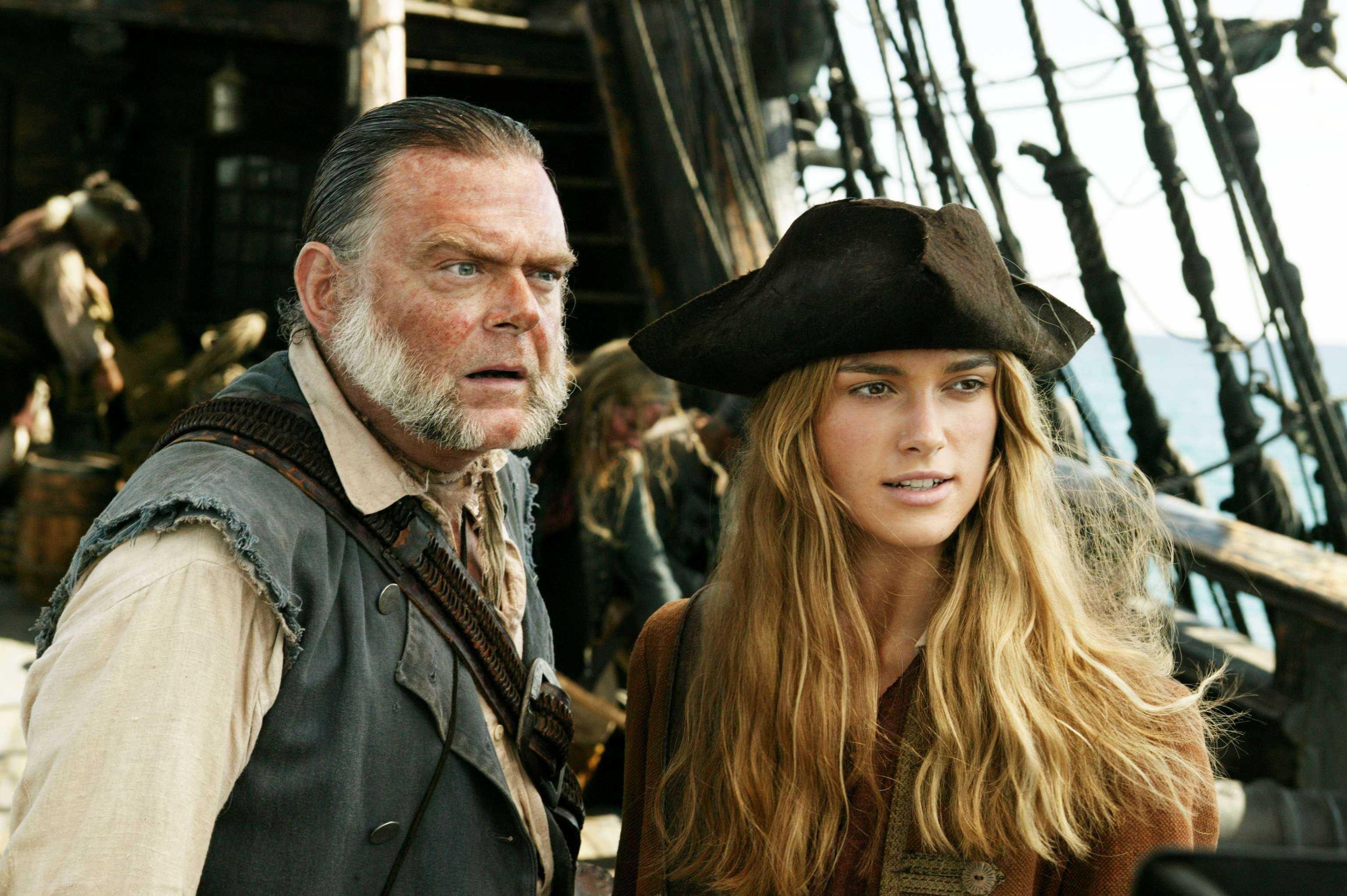 3075x2046 Elizabeth Swann Joshamee Gibbs Keira Knightley Kevin Mcnally Wallpaper:3075x2046