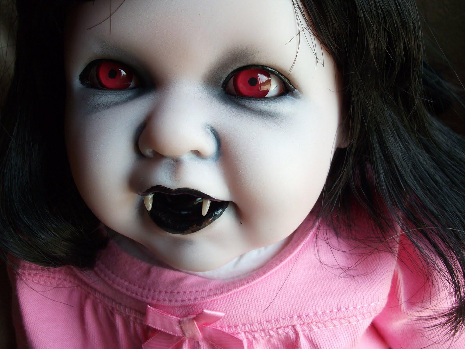 1600x1200 Scary Dolls Pics