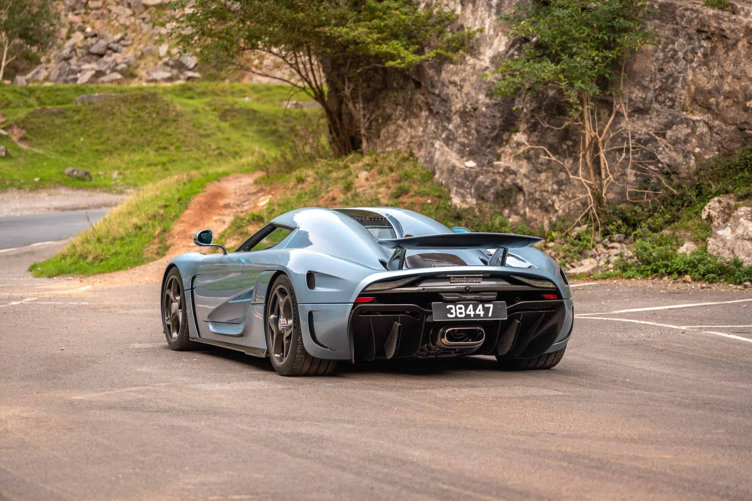 2400x1600 Koenigsegg Regera (Vat Qualifying)