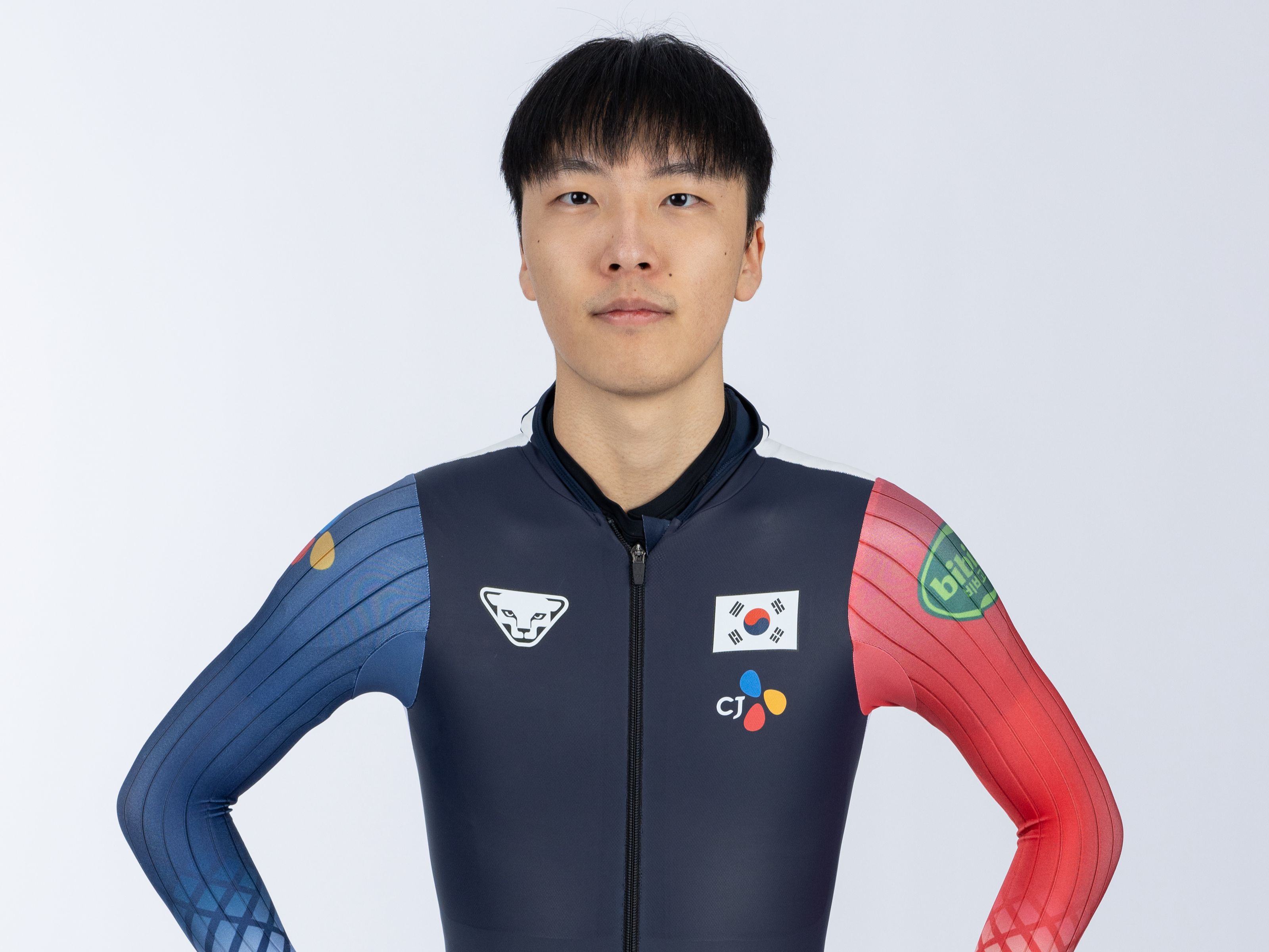 3200x2400 Kyung Min Koo Skating Union