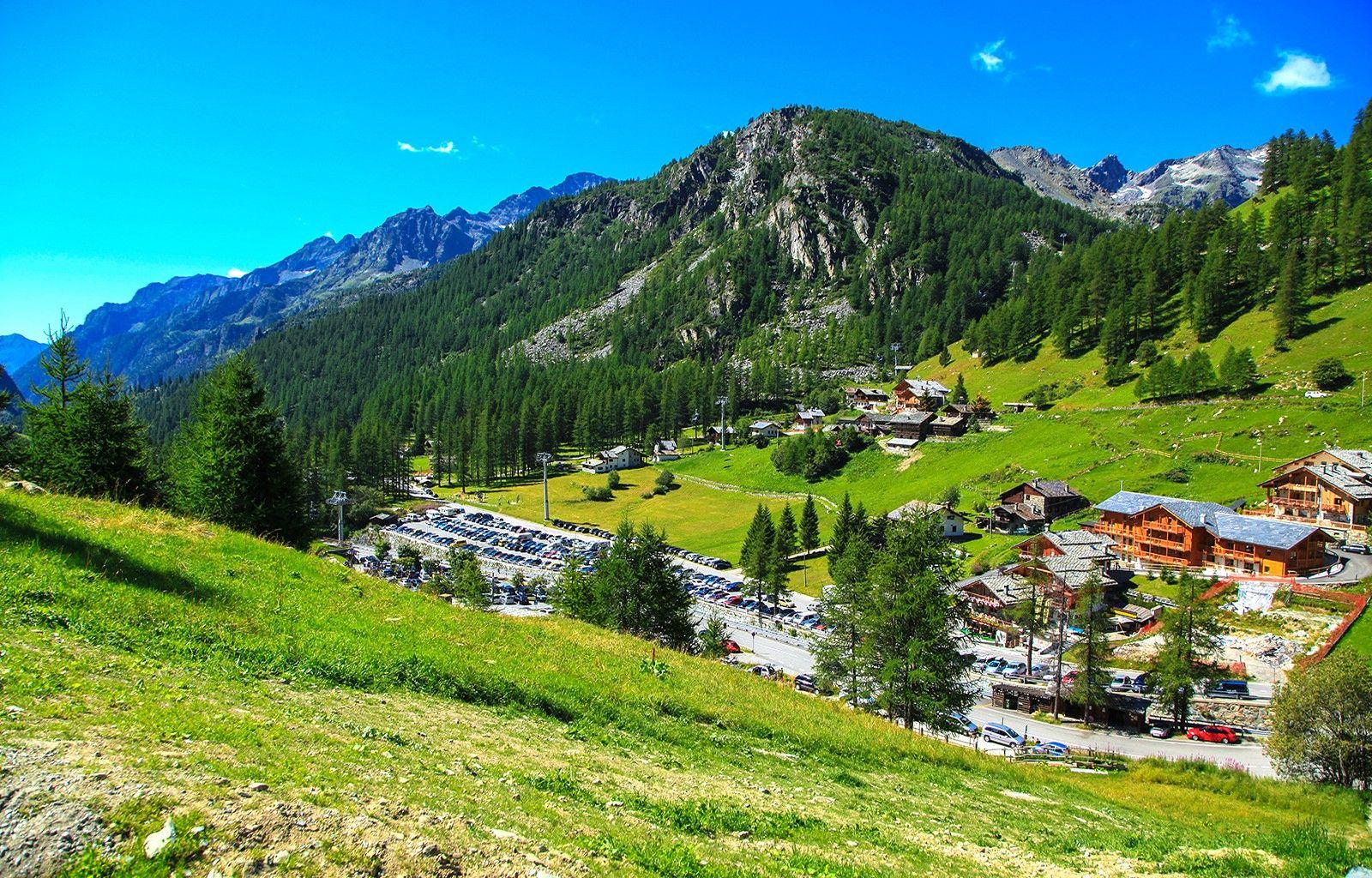 1600x1024 Mountains, Holiday, Vacation, Village, HD City Wallpaper, Places, Amazing City View, Cool City Image, Amazing Photo Shot, Free City Photo, Best Town, Desktop Image, 1600x1024