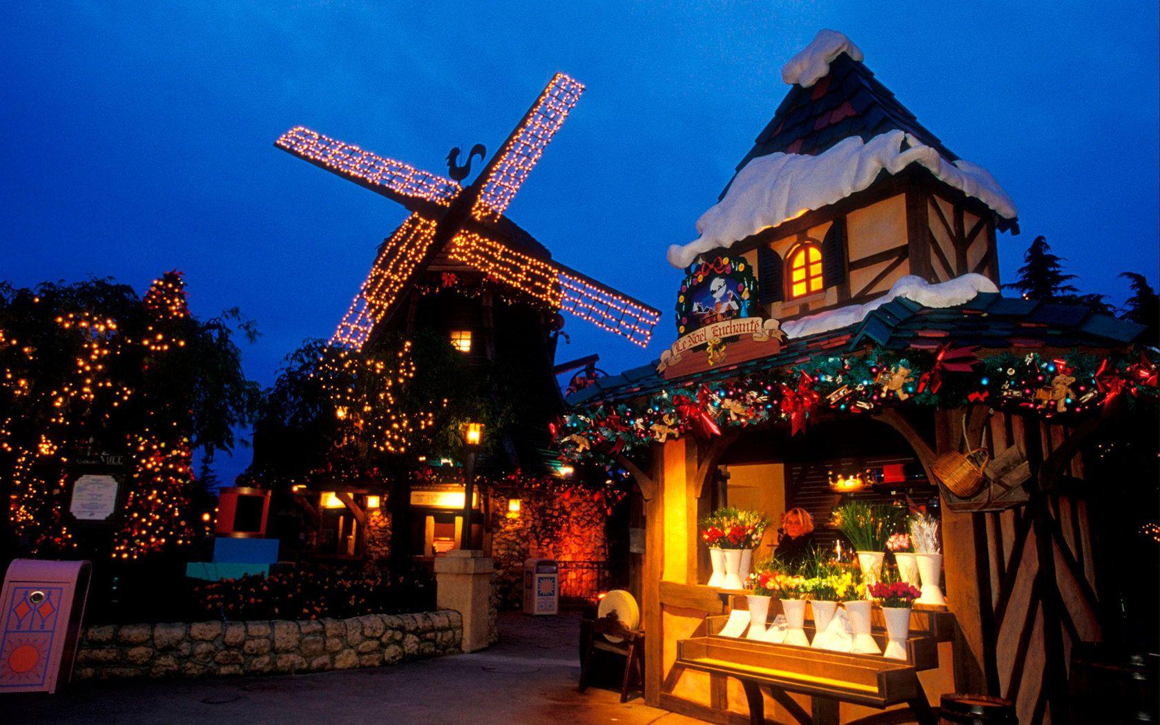 1680x1050 Disneyland Vacations : Disneyland Fantasy Christmas Holidays : Disneyland Belle s Village Christmas Decorations 498 KB 1680x1050 Wallpaper 8