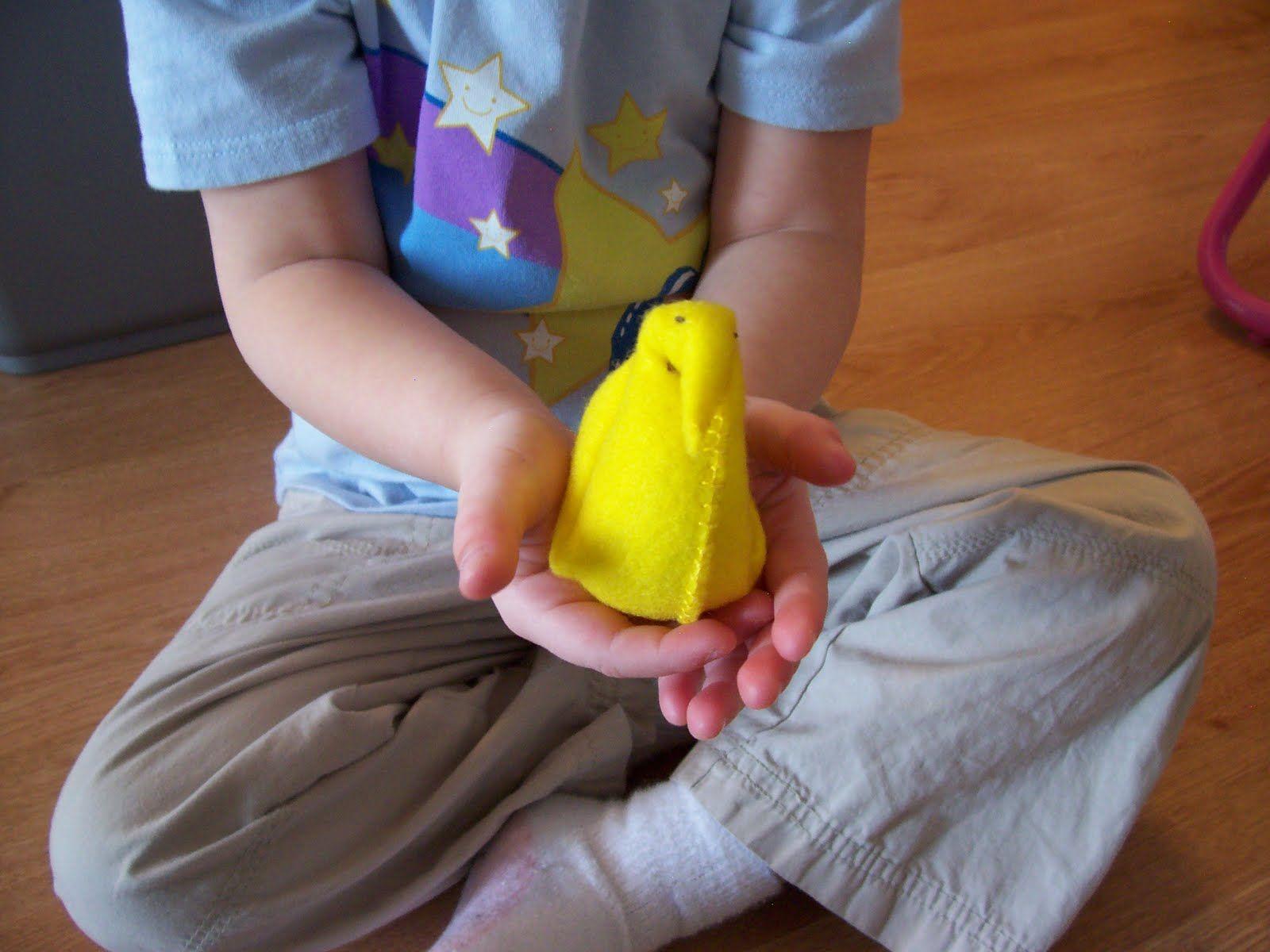 1600x1200 Easter Craft: Felt Peeps Chick