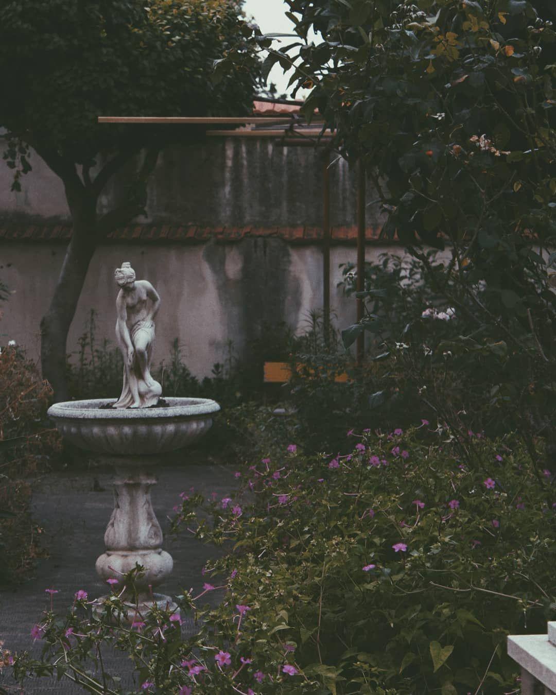 1080x1350 garden #aesthetic #flowers #dreamy #melancholia. Gothic garden, Slytherin aesthetic, Night garden