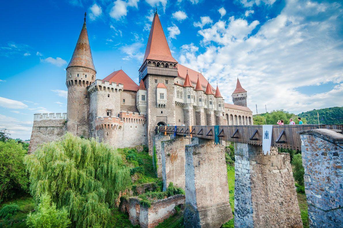 European Castle Wallpapers Top Free European Castle Backgrounds Wallpaperaccess