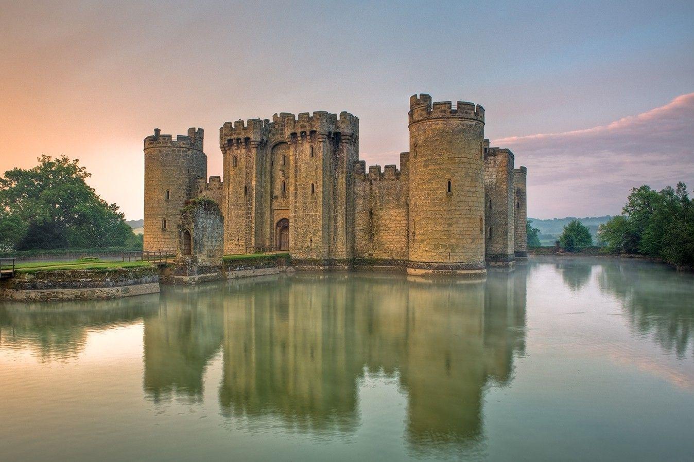 1348x899 Trung cổ: Hình nền lâu đài Bodiam Hồ Sussex Nước Anh thời Trung cổ