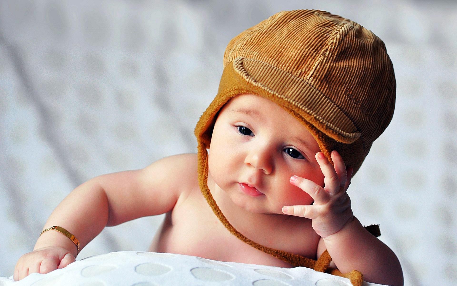 1920x1200 Small Baby Wallpaper