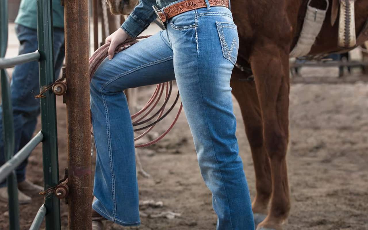 1280x800 Baby's Got Her Blue Jeans On