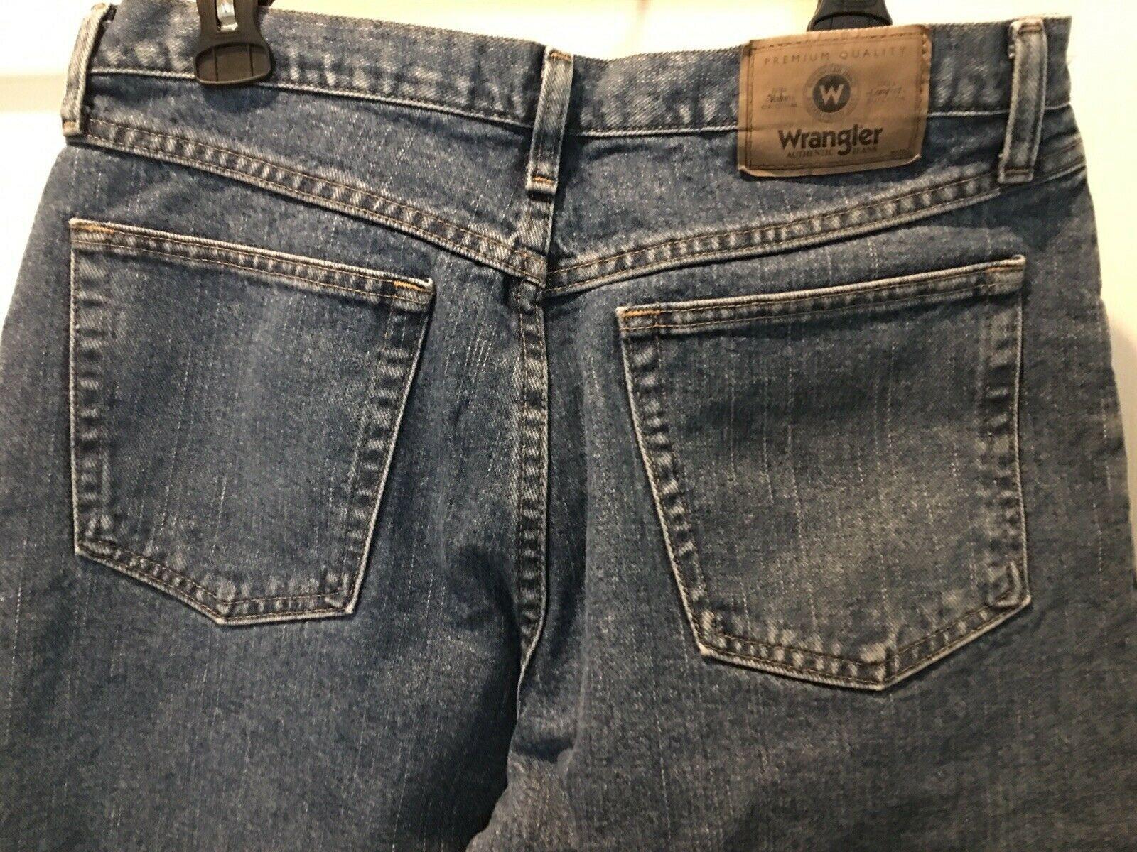 1600x1200 WRANGLER Size 33x30 MENS BLUE Jeans Great condition Actual 33x29.5” Pockets