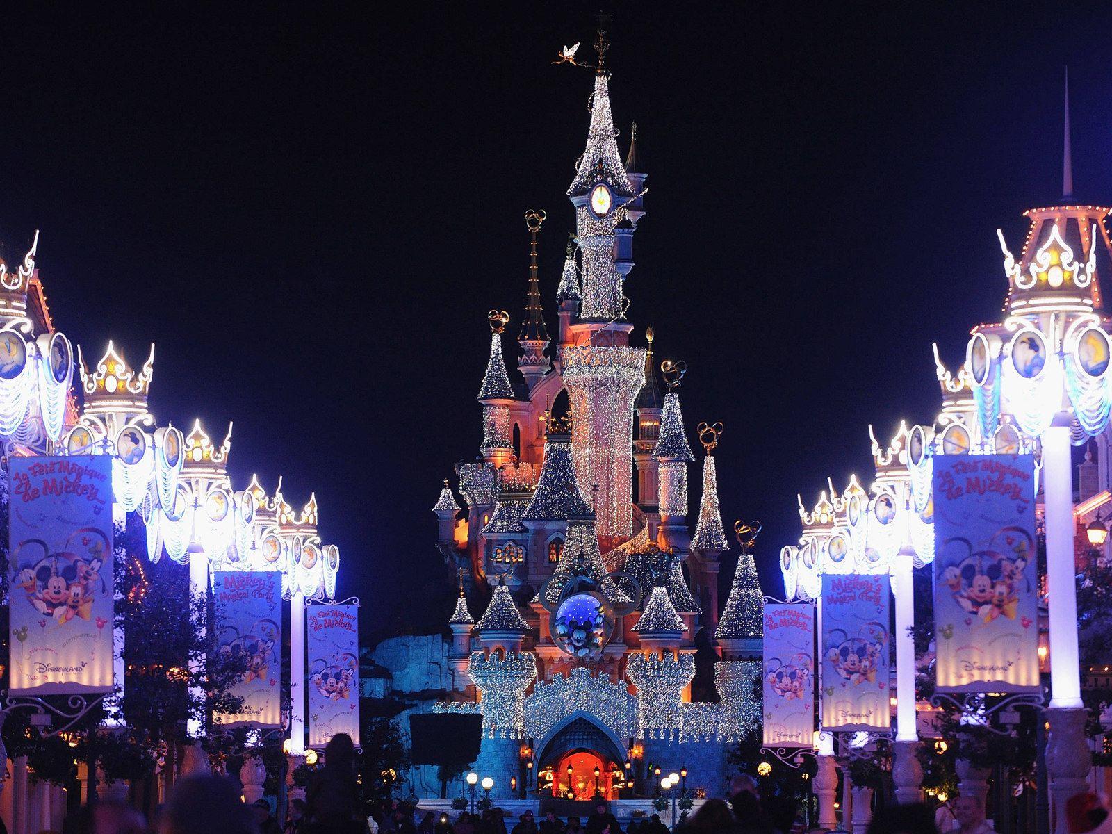 1600x1200 Disneyland Vacations : Disneyland Fantasy Christmas Holidays : Disneyland Christmas Main Street 546 KB 1600x1200 Wallpaper 14