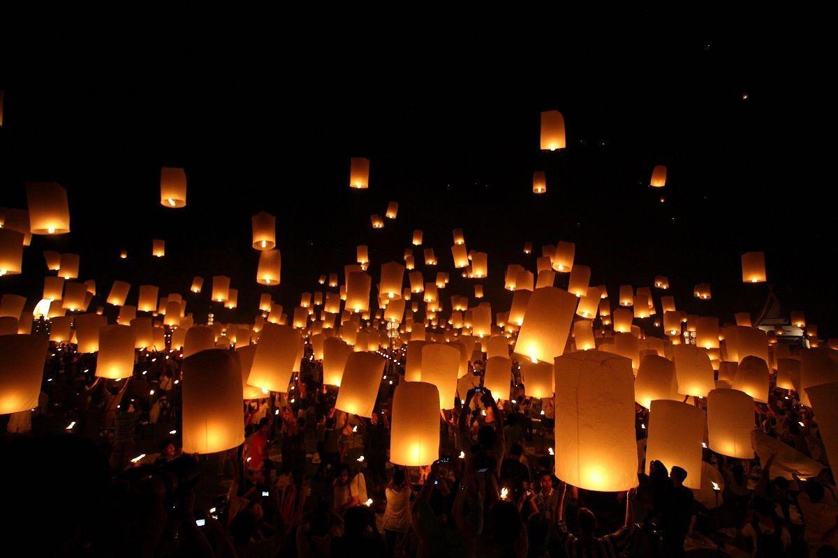 1200x800 26++ Beauty Flying Lantern