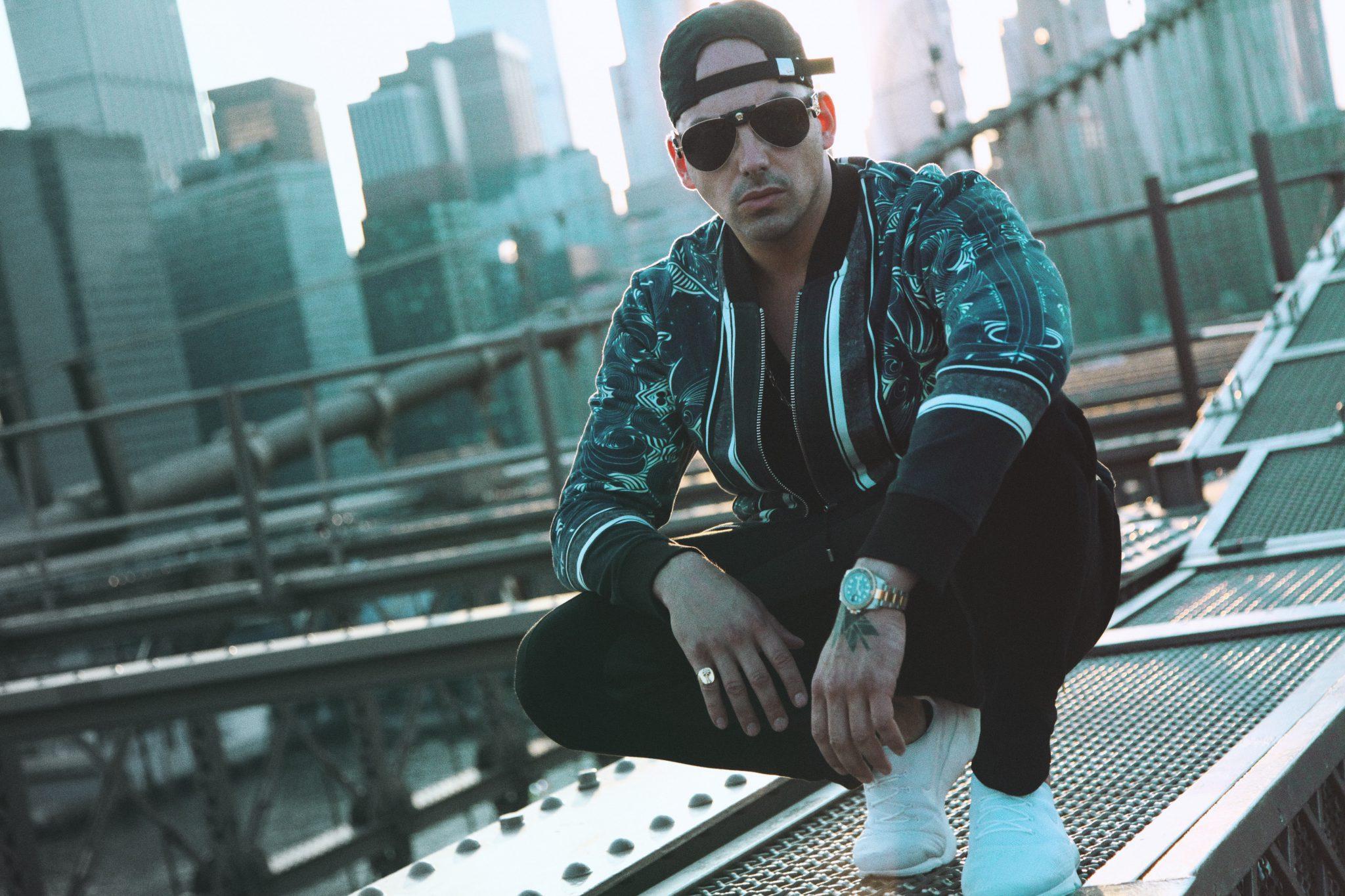 Bonez mc raf camora gzuz. Raf camora фото. Raf camora фото. Raf camora zukunft. Raf camora австрийский исполнитель.