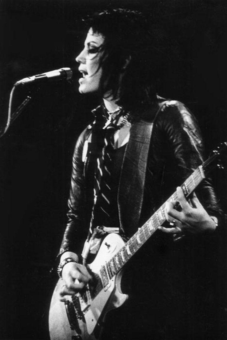 770x1152 Joan Jett Photo (37 of 76)