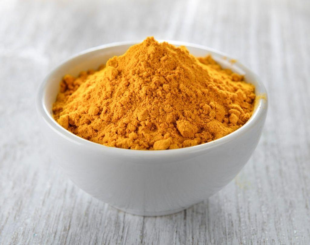 1024x810 Turmeric powder in white cup on wooden floor #paid, , #Paid, #Ad, #white, #floor, #wooden, #powder. White cups, Food photography tutorial, Food