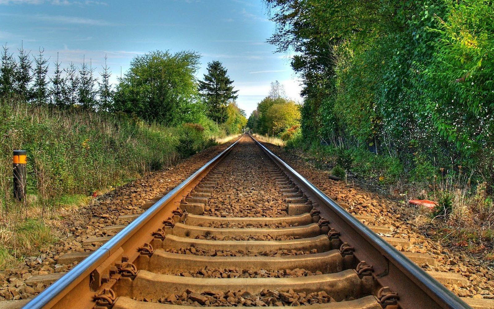 Railway Track Wallpapers - Top Free Railway Track Backgrounds -  WallpaperAccess