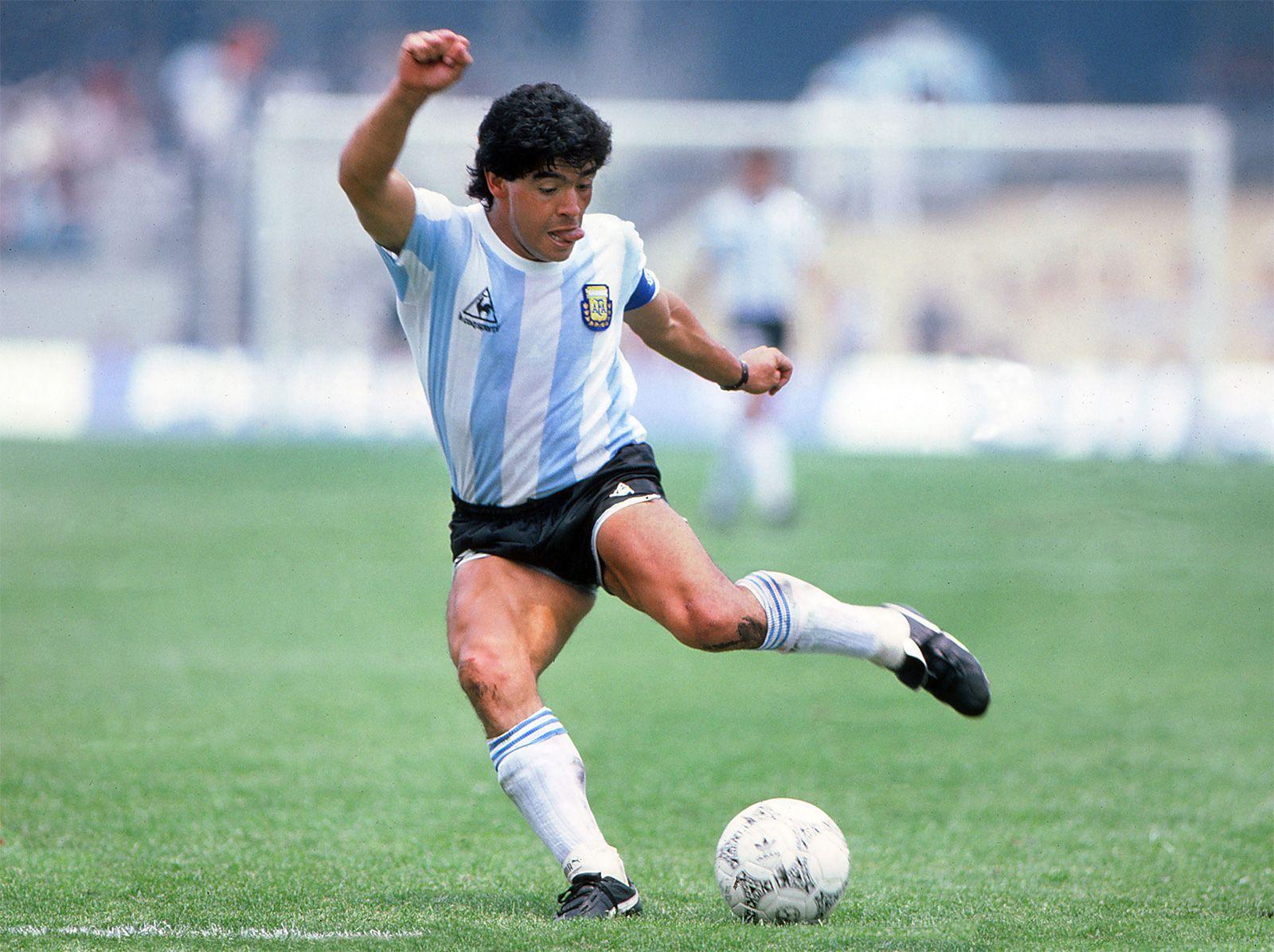 1600x1196 Diego Maradona. Biography & Facts