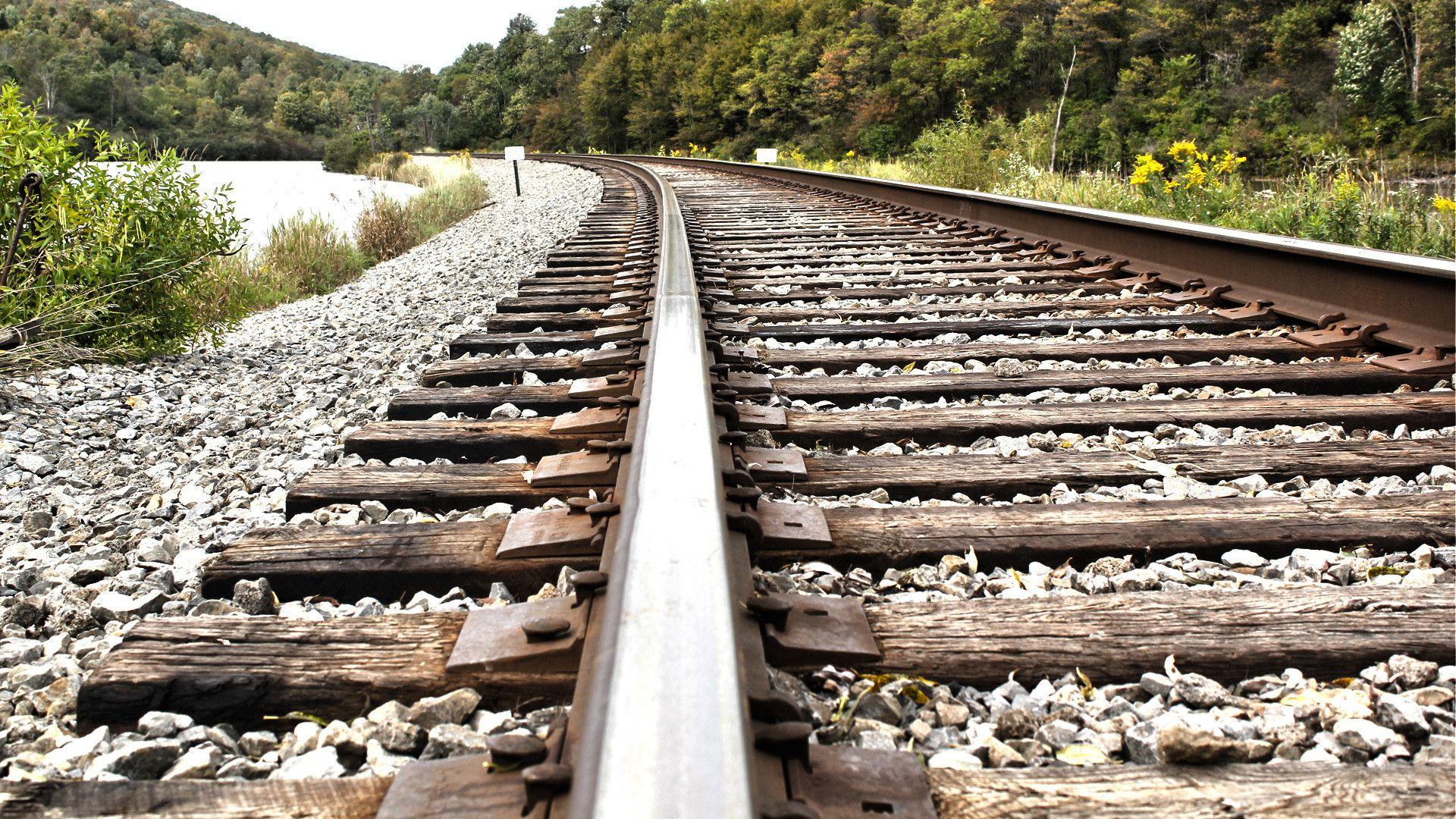 Railway Track Wallpapers - Top Free Railway Track Backgrounds -  WallpaperAccess