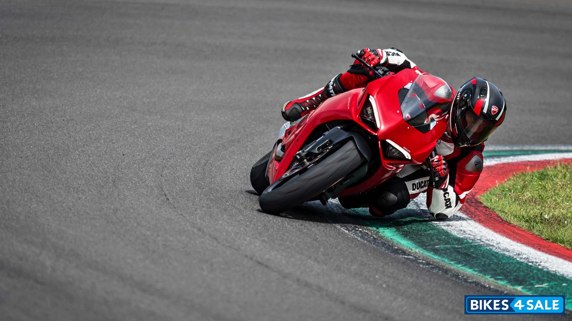 1920x1080 Photo 6. Ducati Panigale V2 Motorcycle Picture Gallery