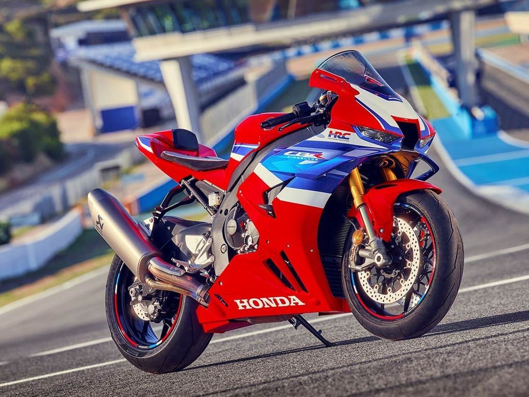 1037x778 Honda CBR1000RR R Fireblade Preview
