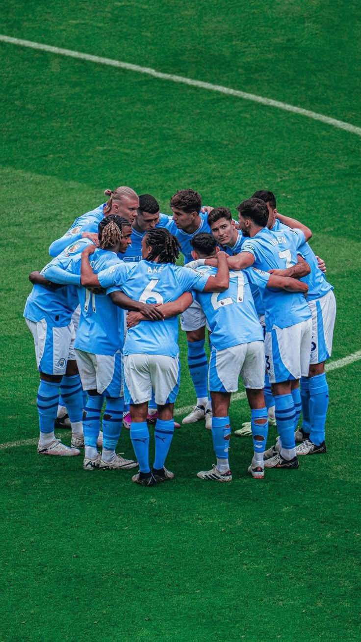 736x1308 Manchester City