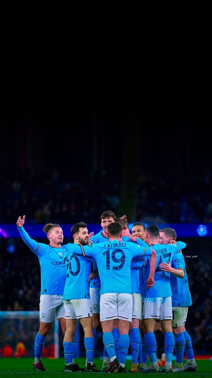 736x1308 Manchester City