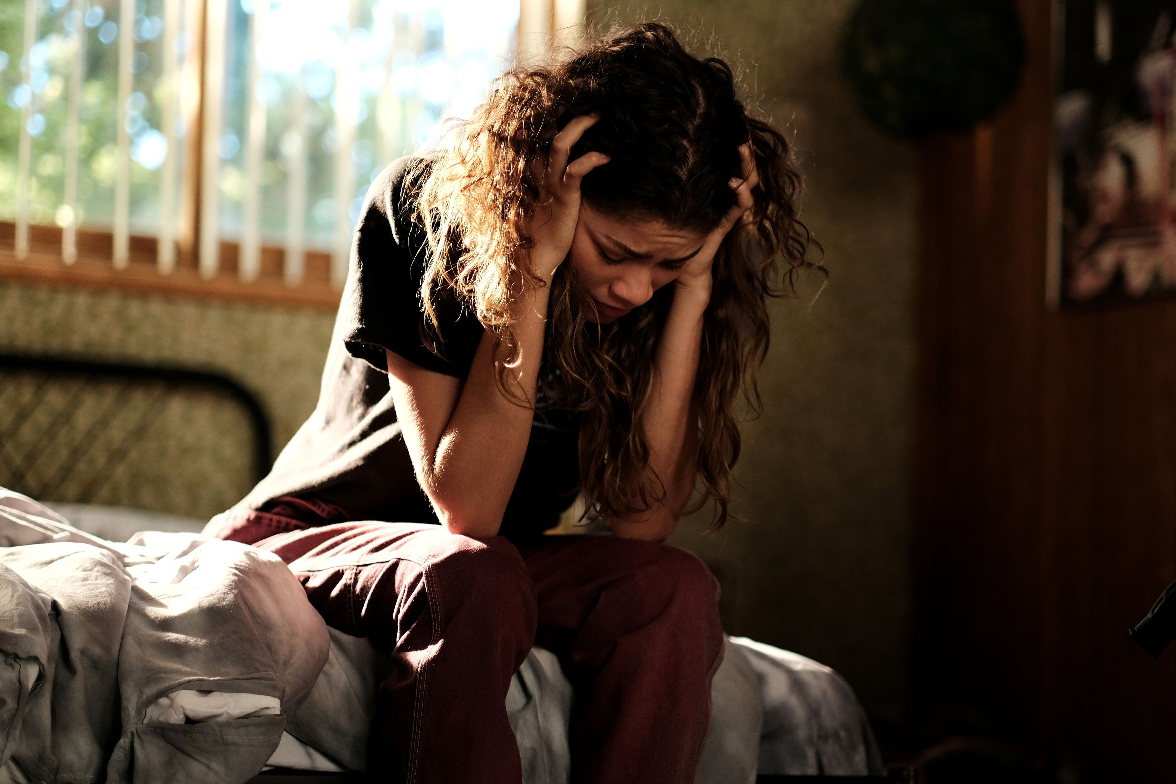 4000x2666 Download Rue Bennett Zendaya TV Show Euphoria 4k Ultra HD Wallpaperx2666