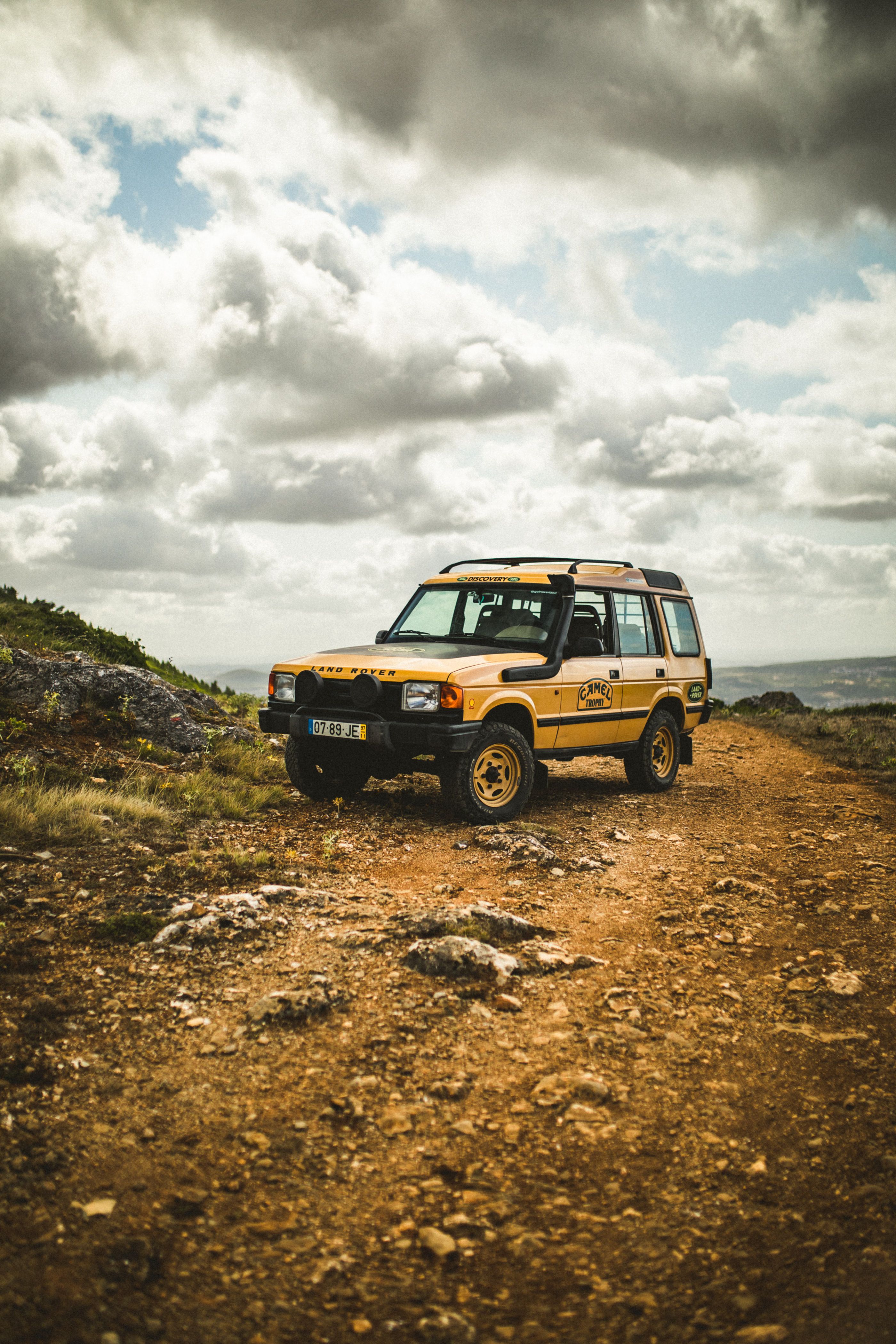 2800x4200 Camel Trophy Wallpaper