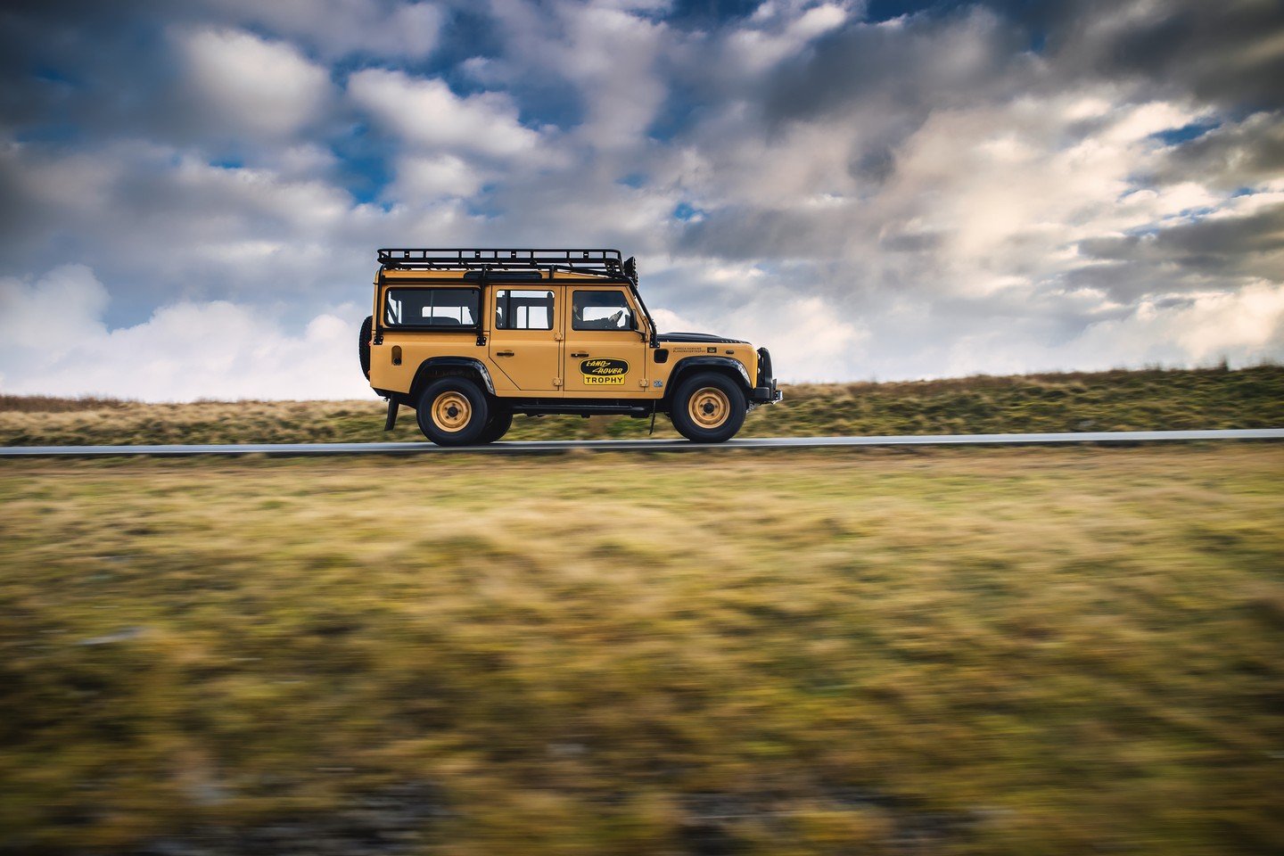 1440x960 Land Rover Classic Recreates Camel Trophy Defender Magic