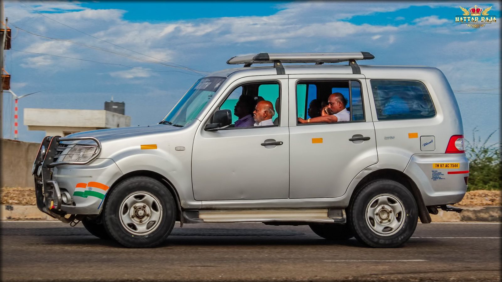 1600x900 TATA SUMO GRANDE (2)