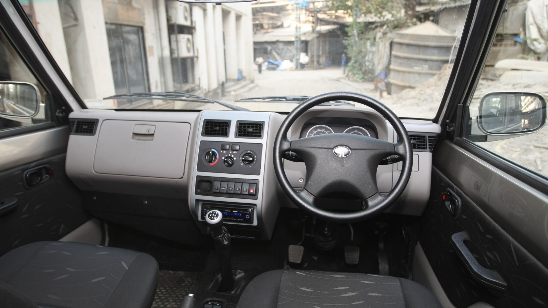 1920x1080 Tata Sumo Gold 2012 GX Interior Car Photo