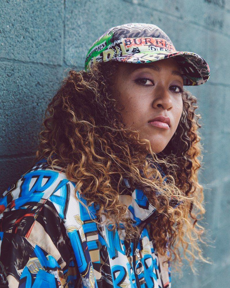 800x1000 Picture of Naomi Osaka with wallpaper • iOS Mode