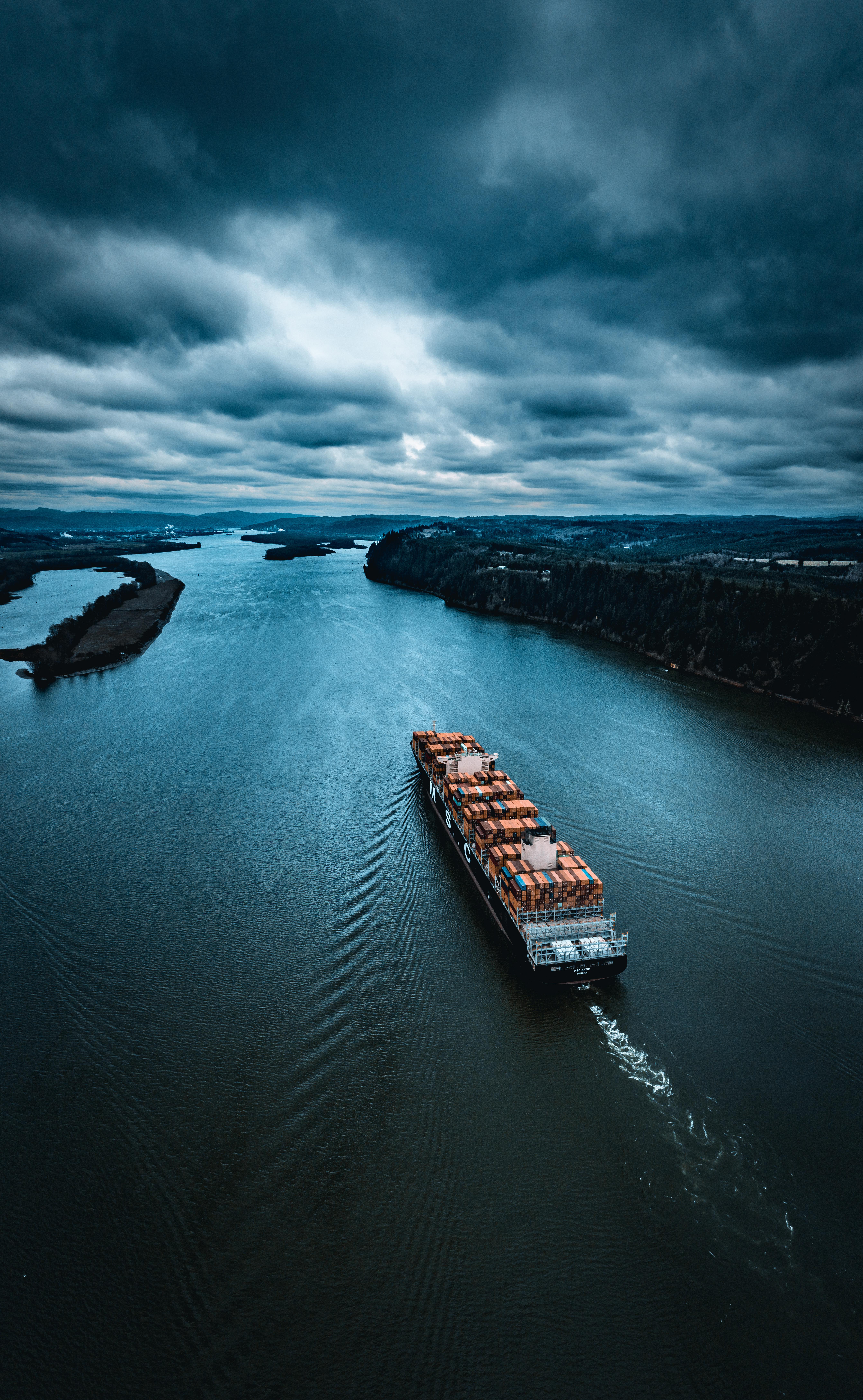 5368x8710 MSC Katie. Largest container ship to ever head up the Columbia River