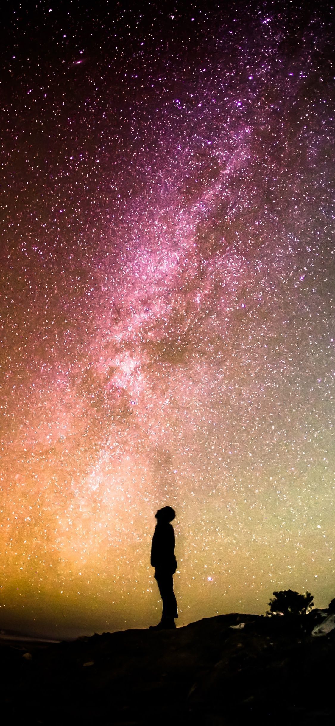 1125x2436 Galaxy Man iPhone X Wallpaper