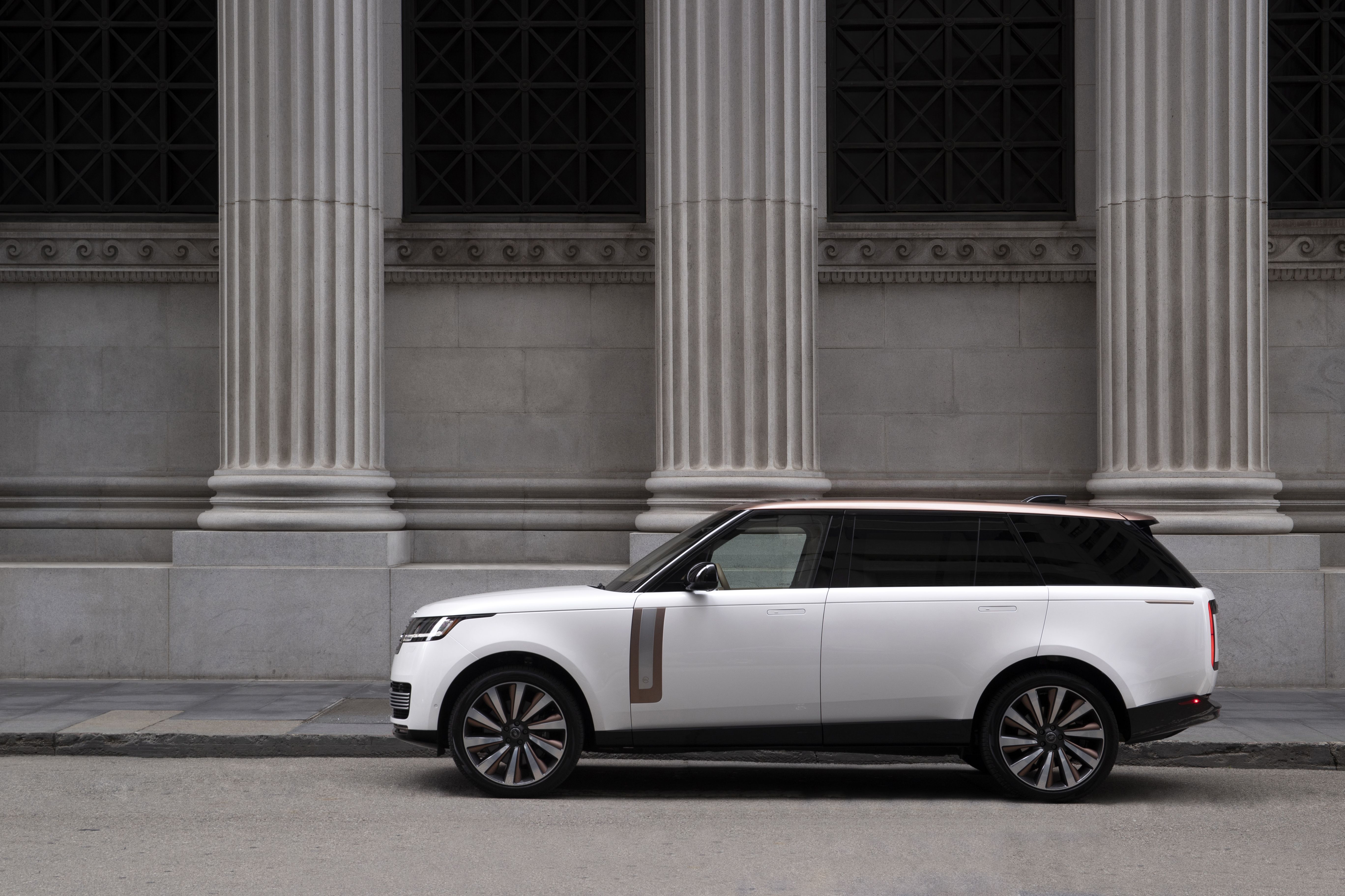 5472x3648 Download Vehicle Range Rover SV 4k Ultra HD Wallpaperx3648