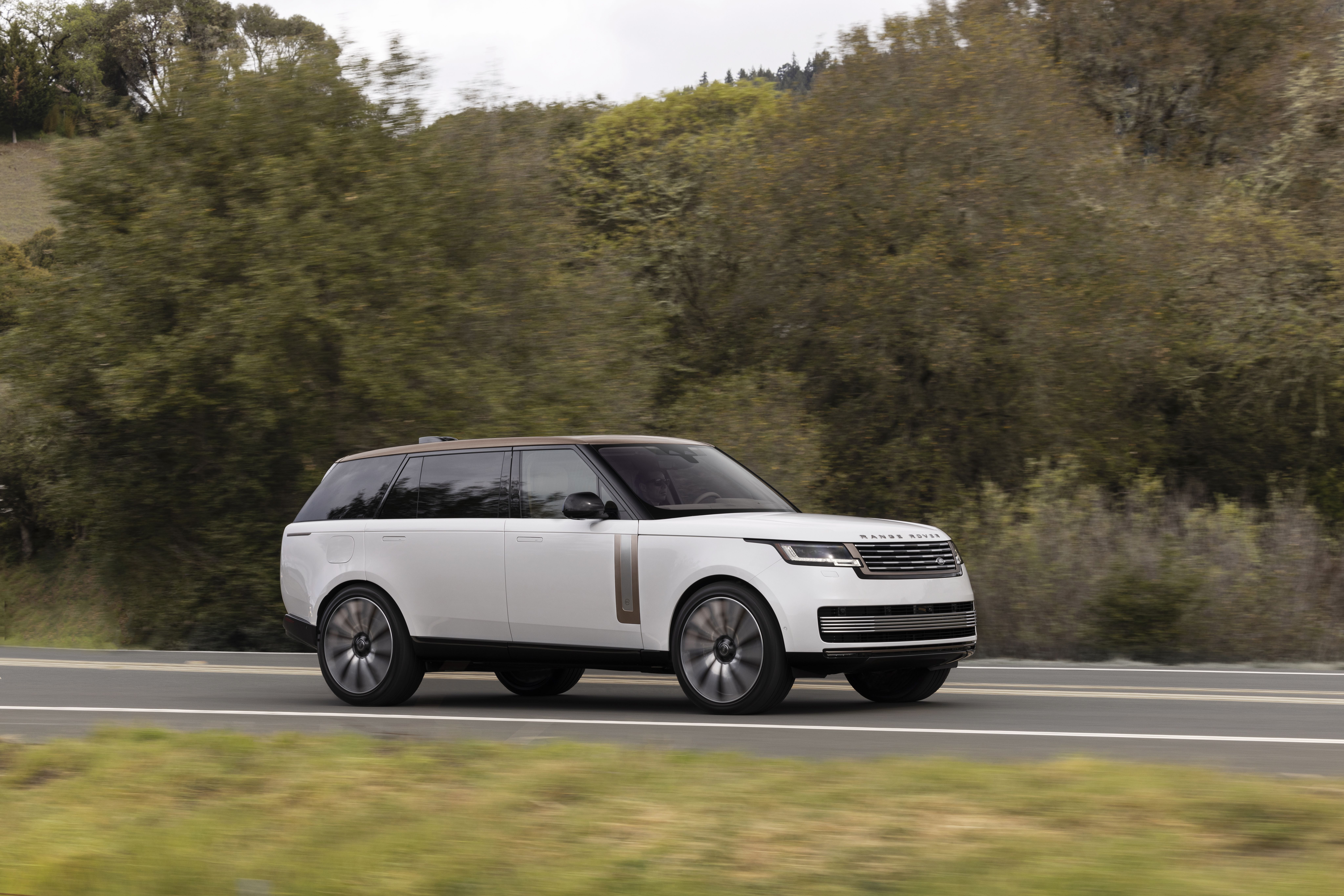 8192x5464 Download Vehicle Range Rover SV 8k Ultra HD Wallpaperx5464