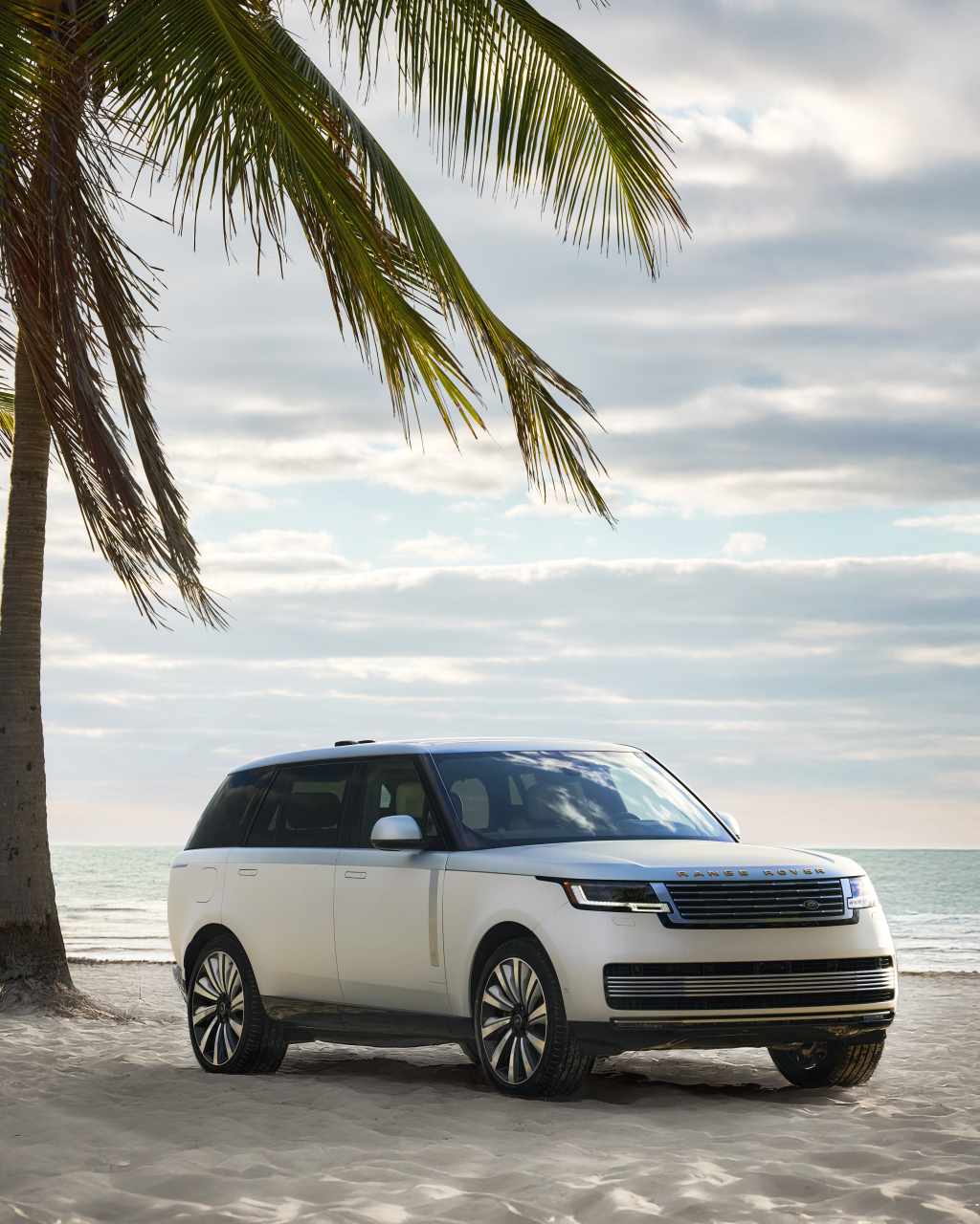 1024x1280 A VISION FOR RANGE ROVER SV BESPOKE: PRESENTING THE RANGE ROVER SV CANDEO. Land Rover Media Newsroom