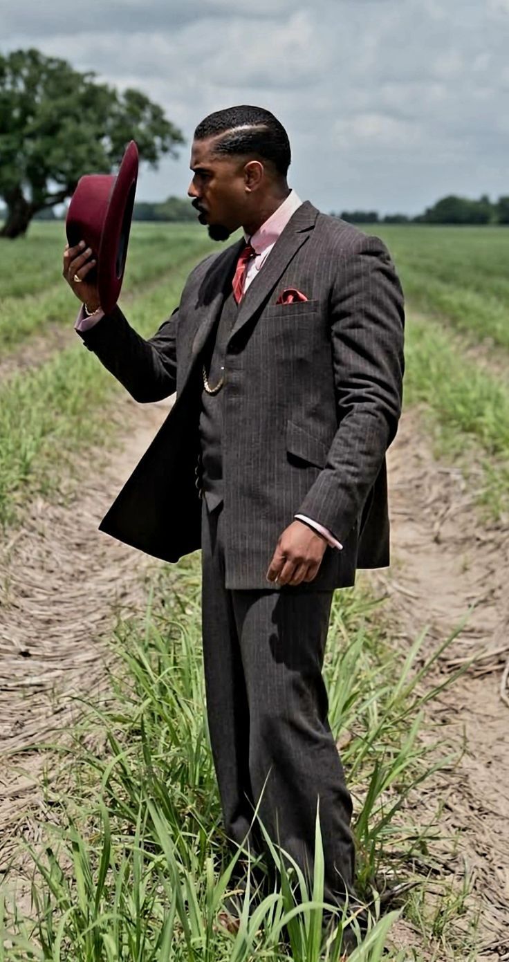 736x1391 Michael b Jordan in sinners