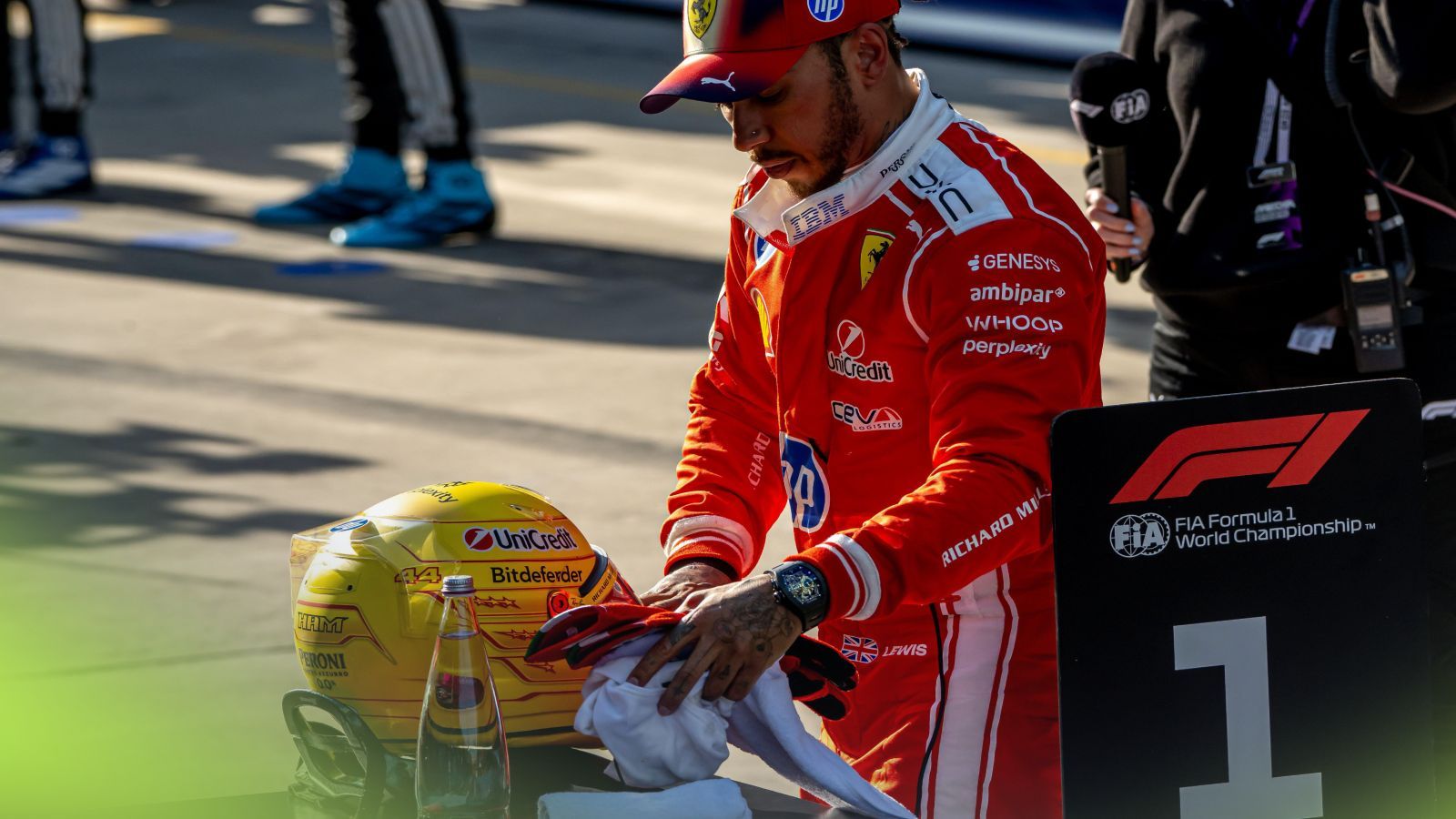 1600x900 Jacques Villeneuve: 'Positive Lewis Hamilton almost unbeatable'