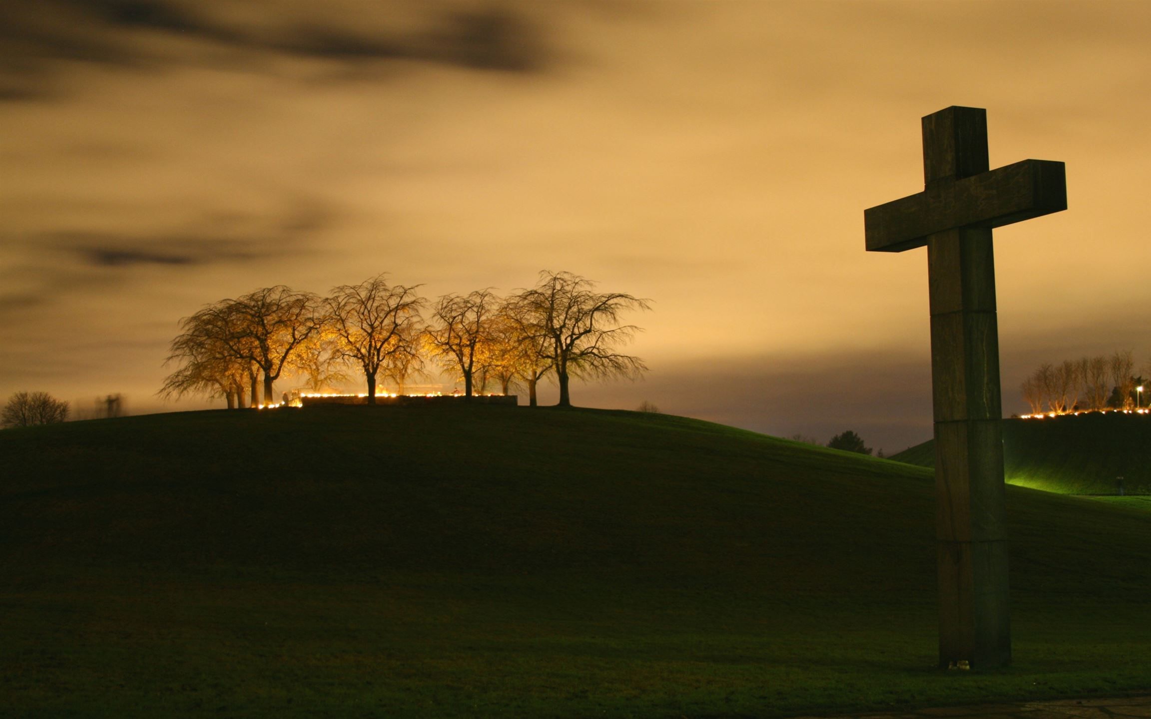 2304x1440 Christian cross MacBook Air Wallpaper Download