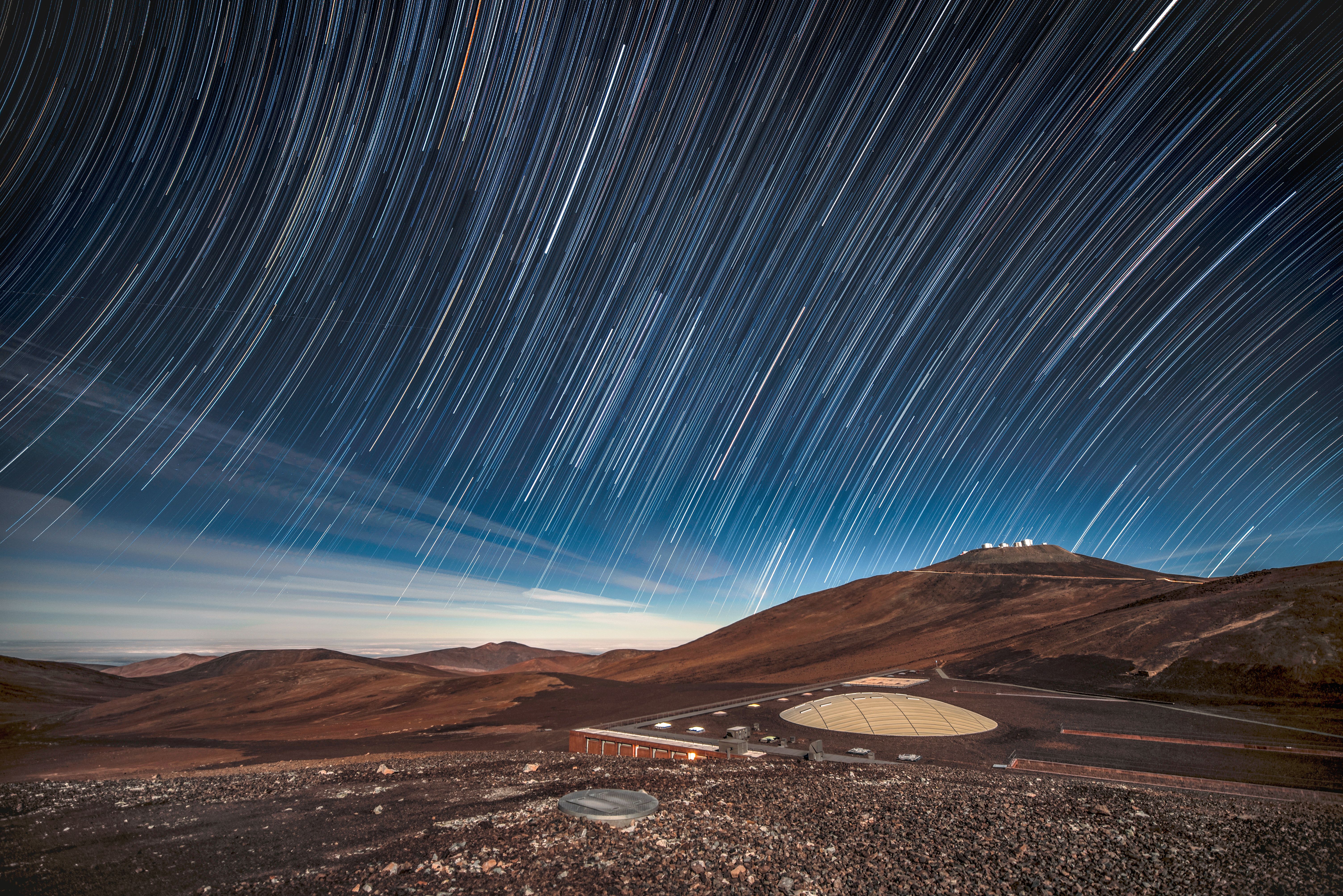 6016x4016 Star trails over La Residencia
