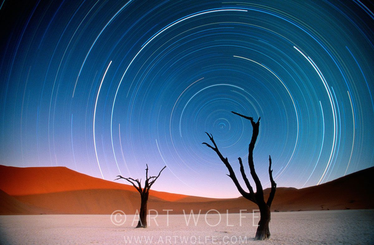 1200x788 Startrails over Deadvlei