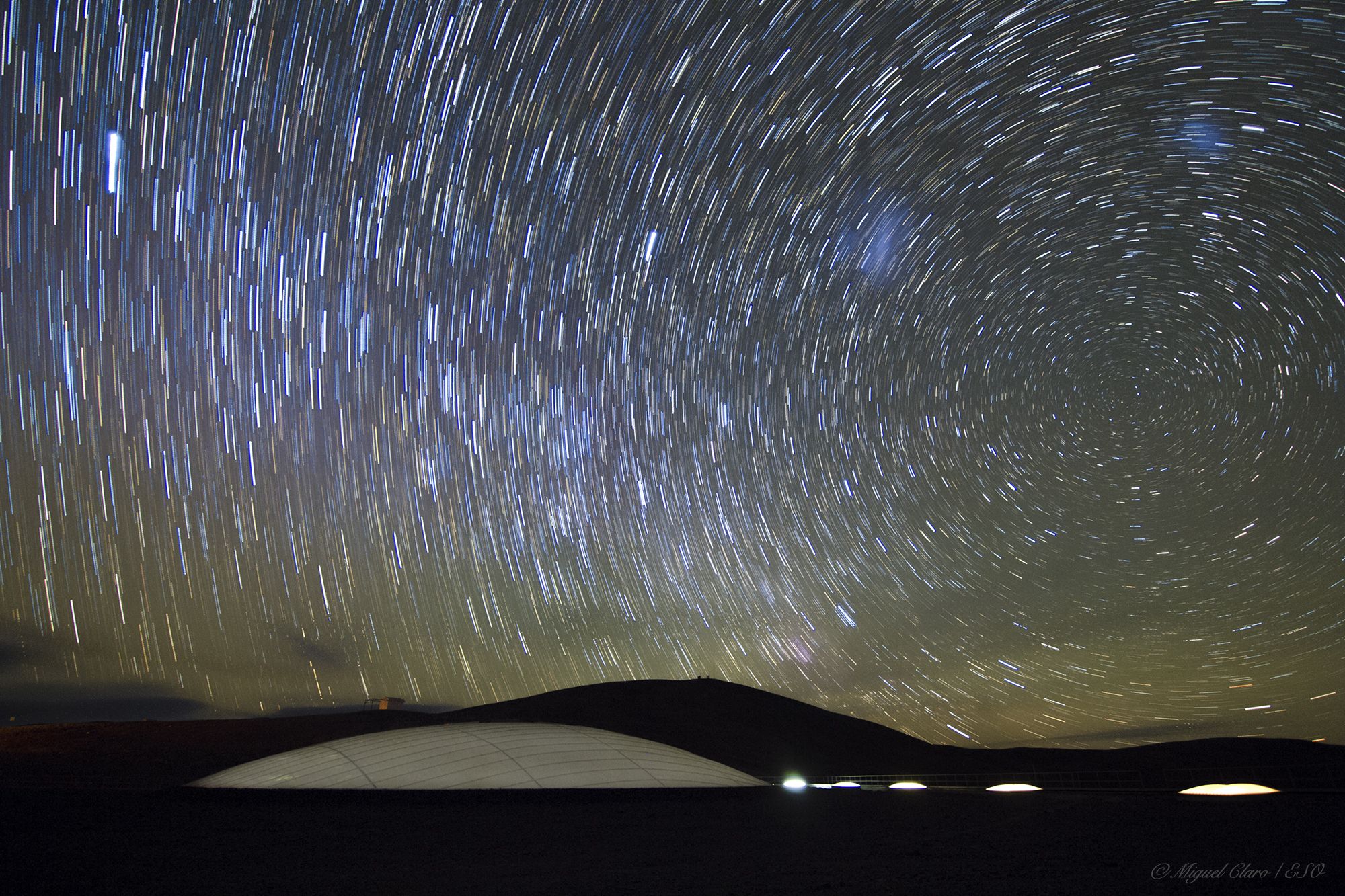 2000x1333 A startrail of Magellanic Clouds around the South Pole Astrophotography