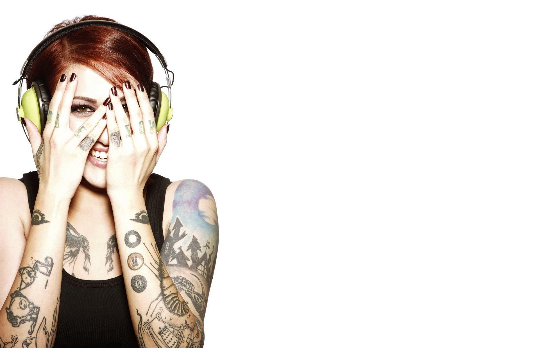 1920x1200 Tattoo Girl Listening Music Wallpaper « Boys & Girls « HD Background