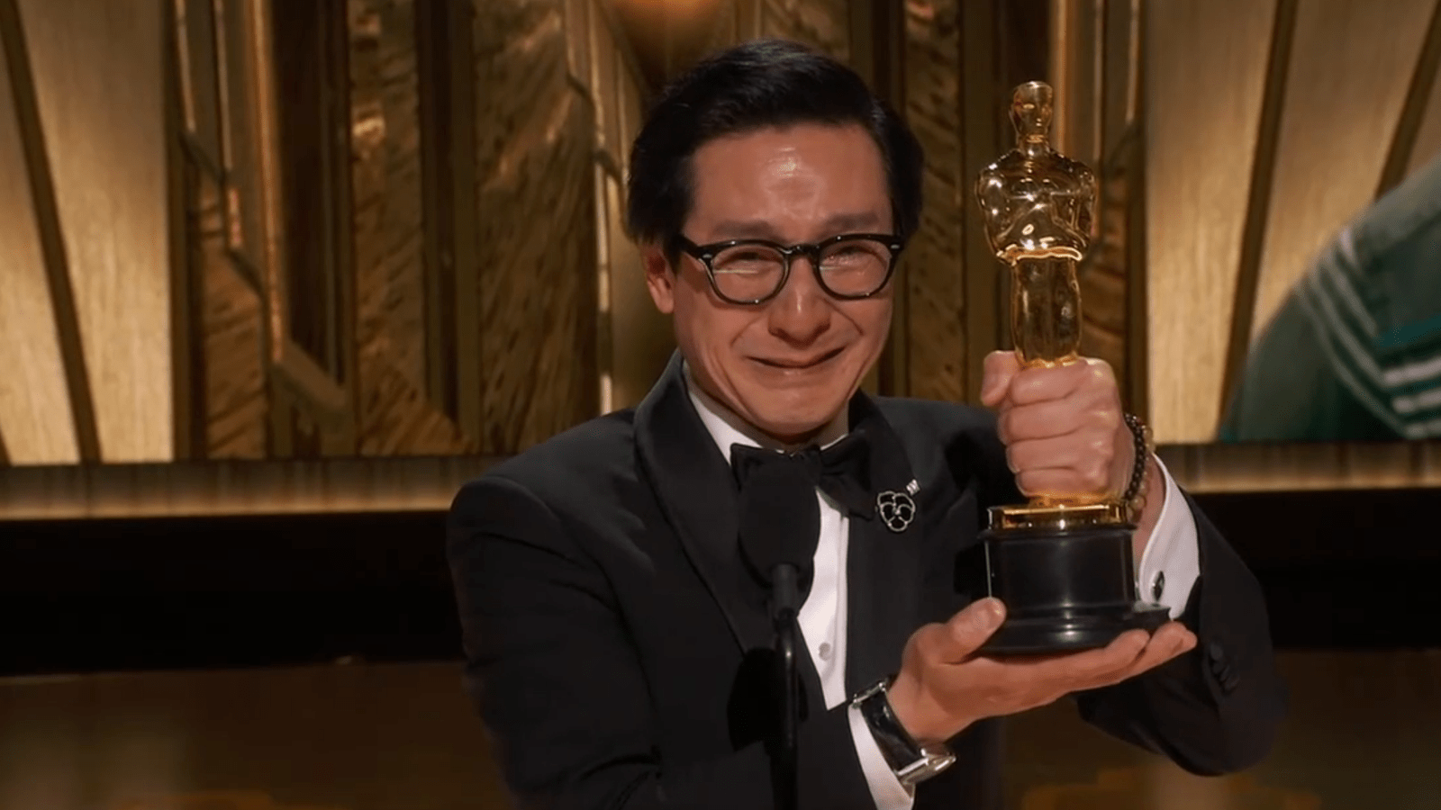 1600x900 Watch Ke Huy Quan accept 2023 Best Supporting Actor Oscar with emotional speech