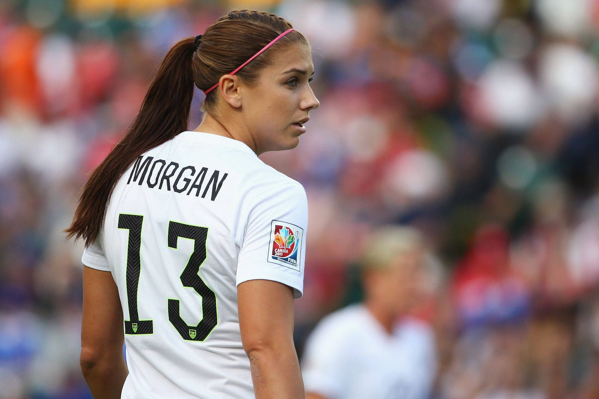 2048x1365 Download Alex Morgan Woman Soccer Player Wallpaper
