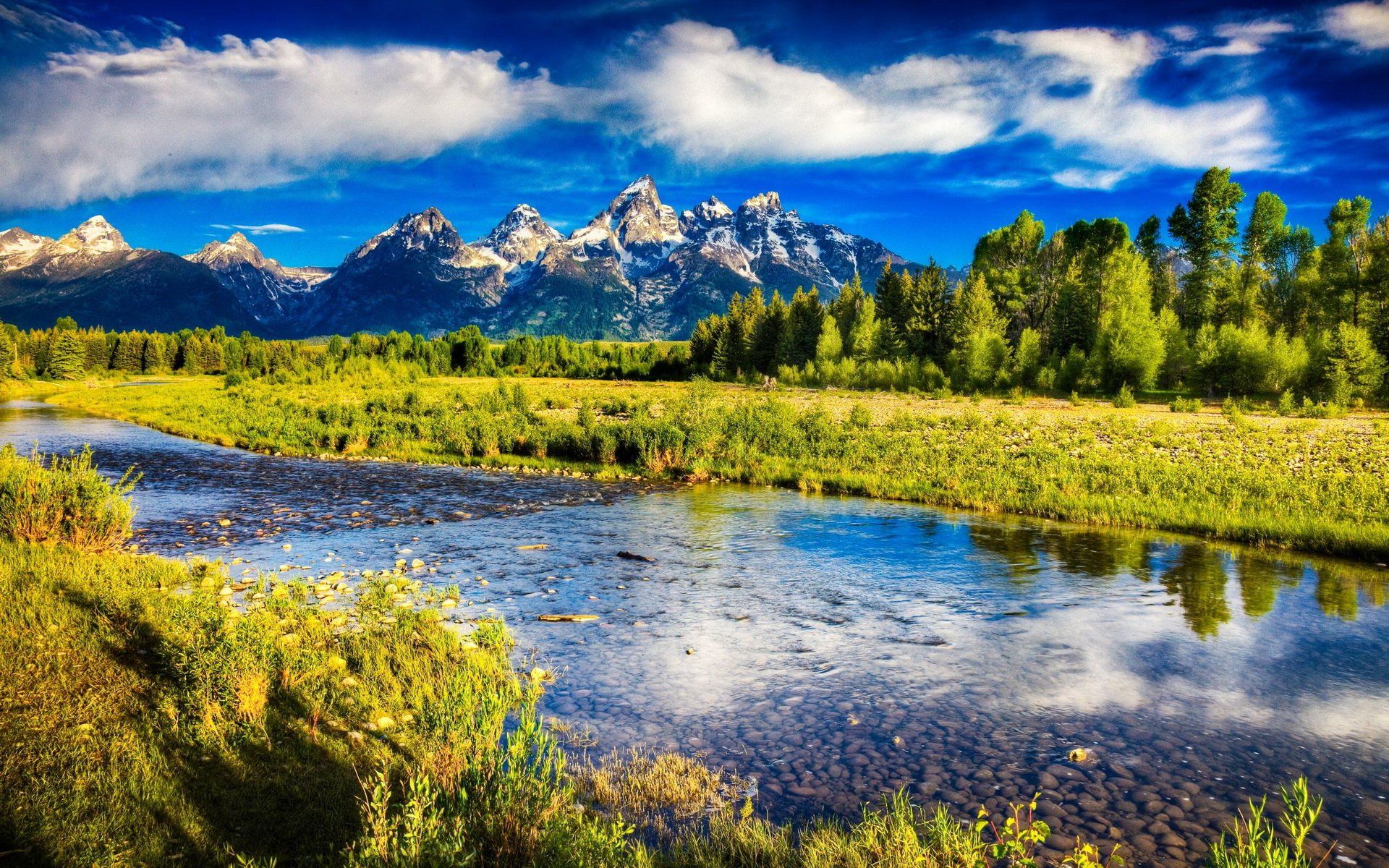1920x1200 Majestic Mountain Vista: Stunning Nature HD Wallpaperx1200
