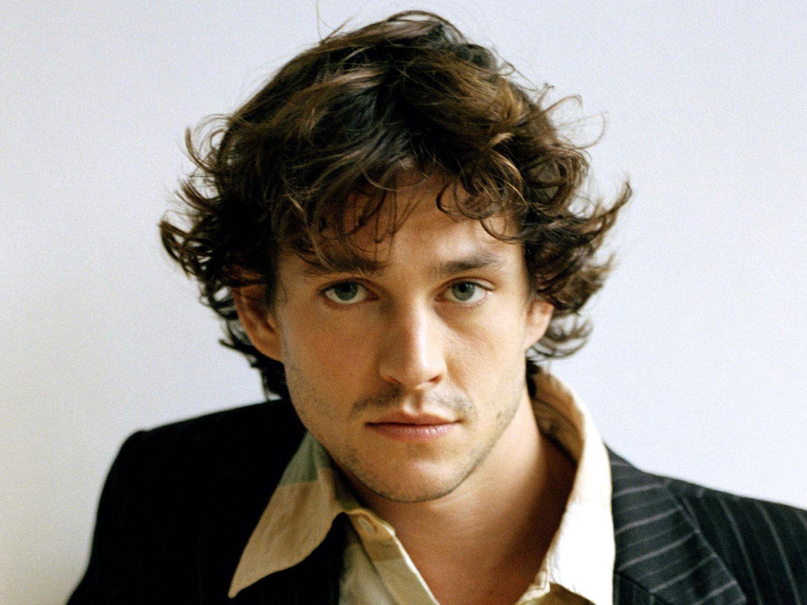 1600x1200 Hugh Dancy HD. Hugh dancy, Long hair styles men, Mens hairstyles