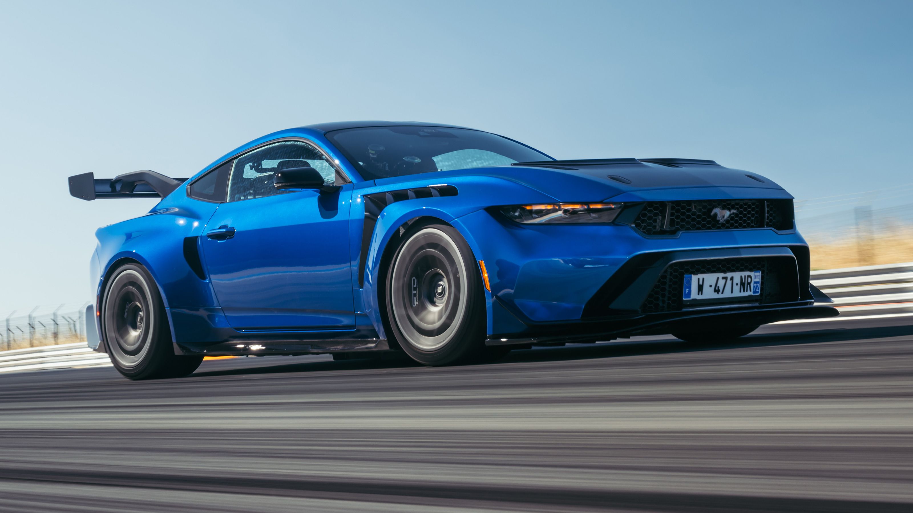 3200x1800 Mustang
