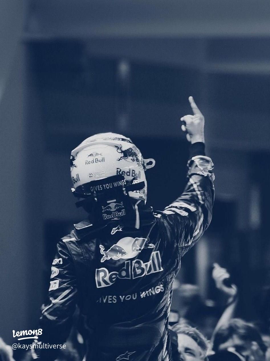 947x1266 Simply Lovely Max Verstappen F1 Wallpaper: Helmet & Red Bull 4K