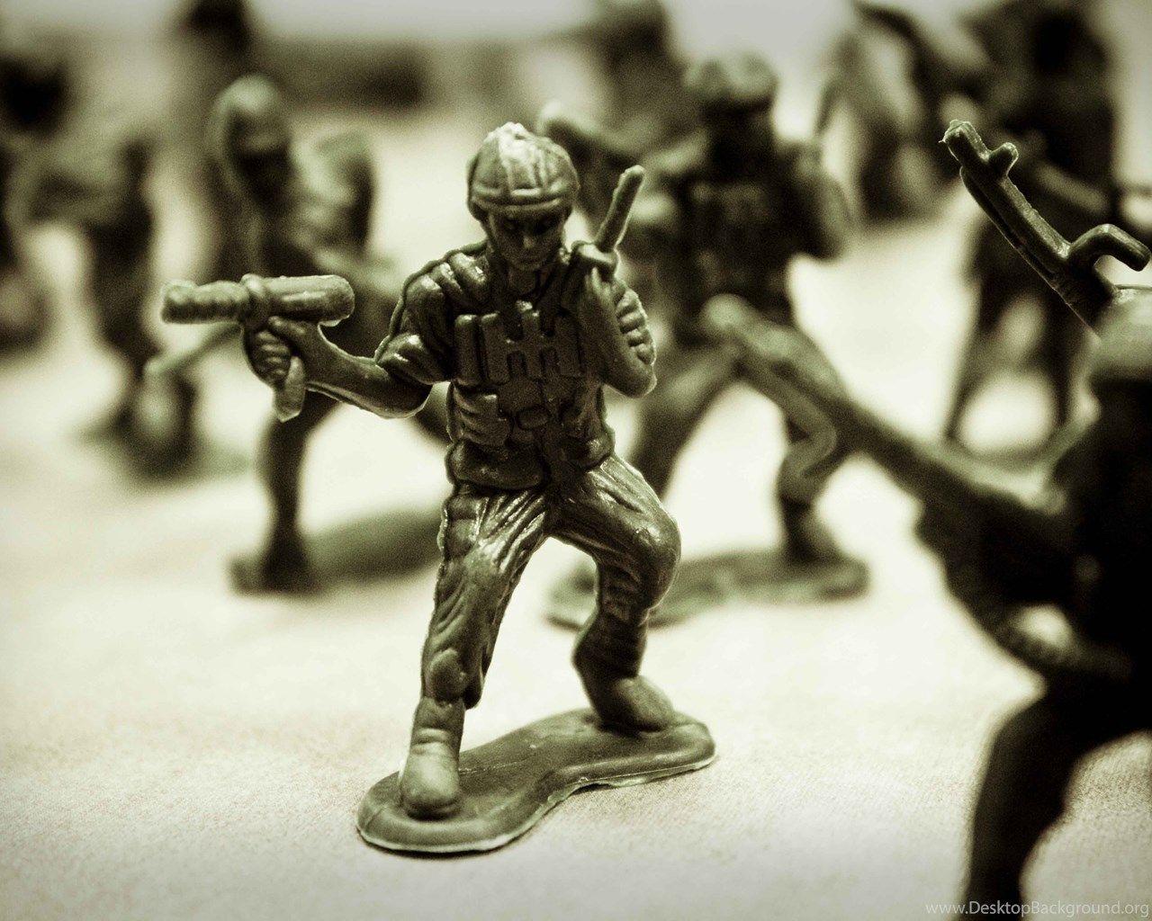 1280x1024 GREEN ARMY MEN Toy Military Toys Soldier War Wallpaper Desktop Background